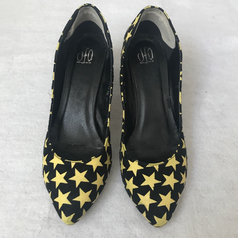Black suede yellow stars pointy kitten heels pumps - Picture 3 of 5